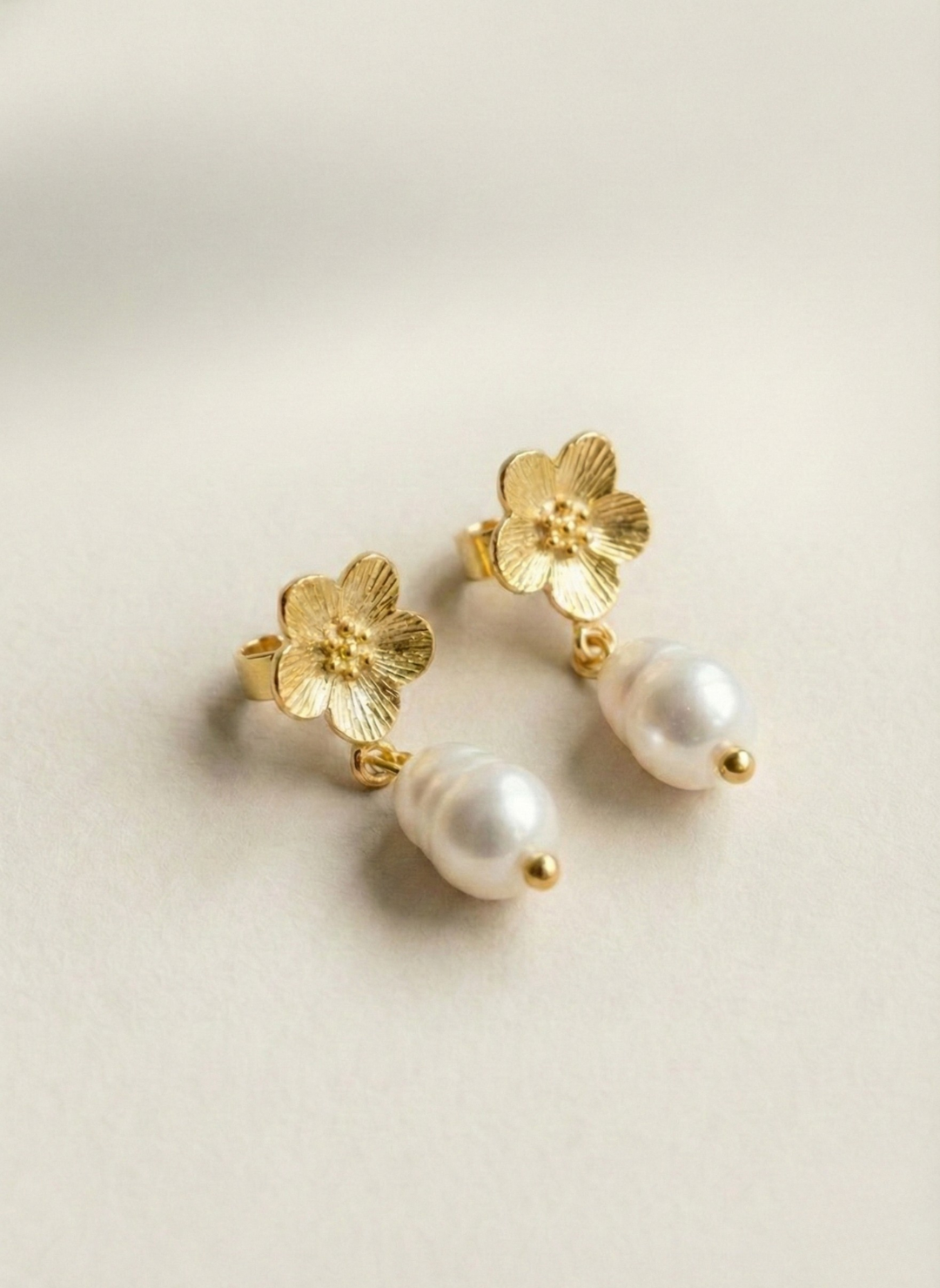 זוג עגילי לילה פנינה זהב