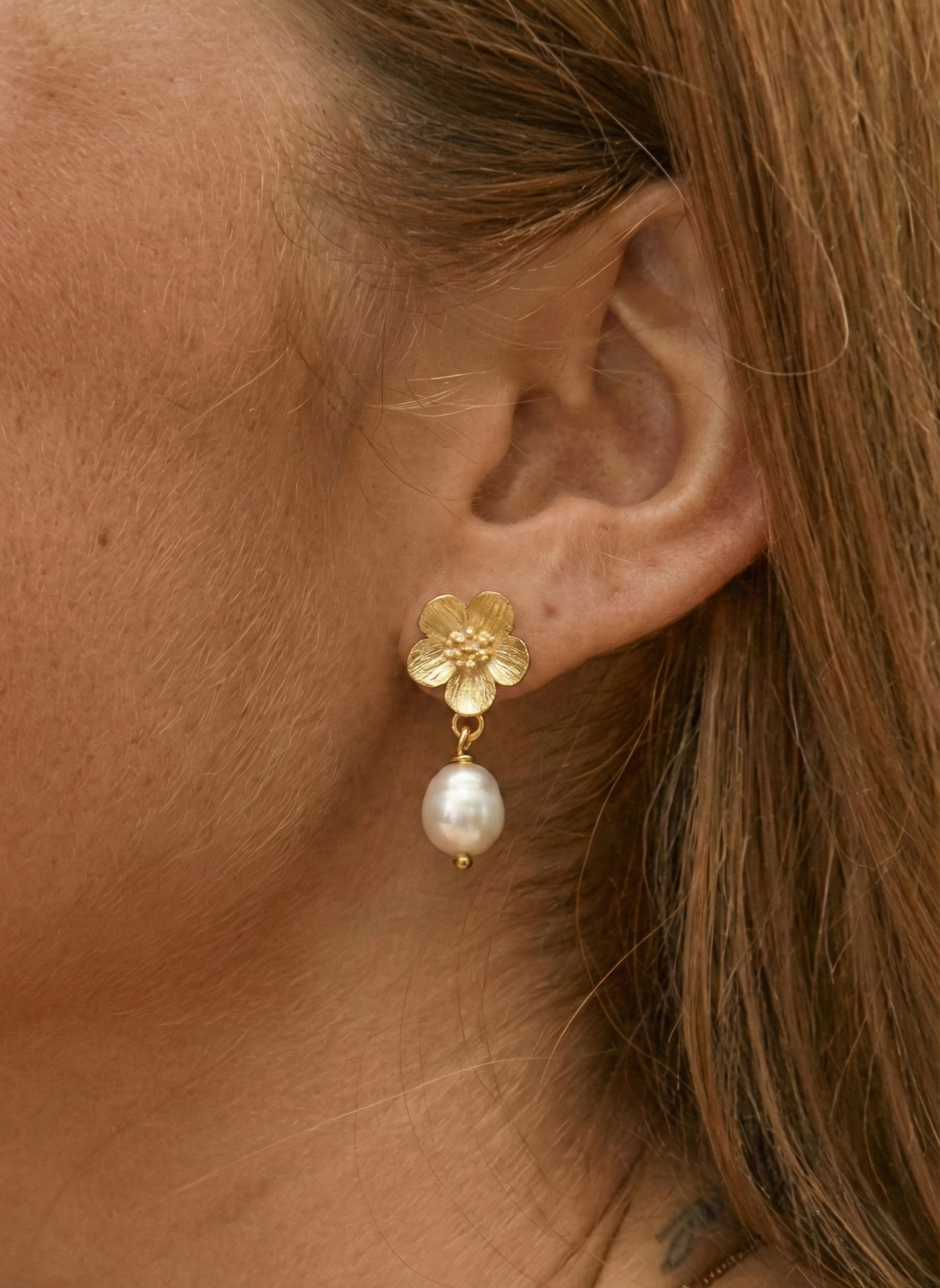 זוג עגילי לילה פנינה זהב