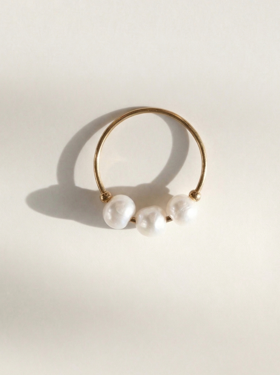 טבעת פנינים עדינה זהב