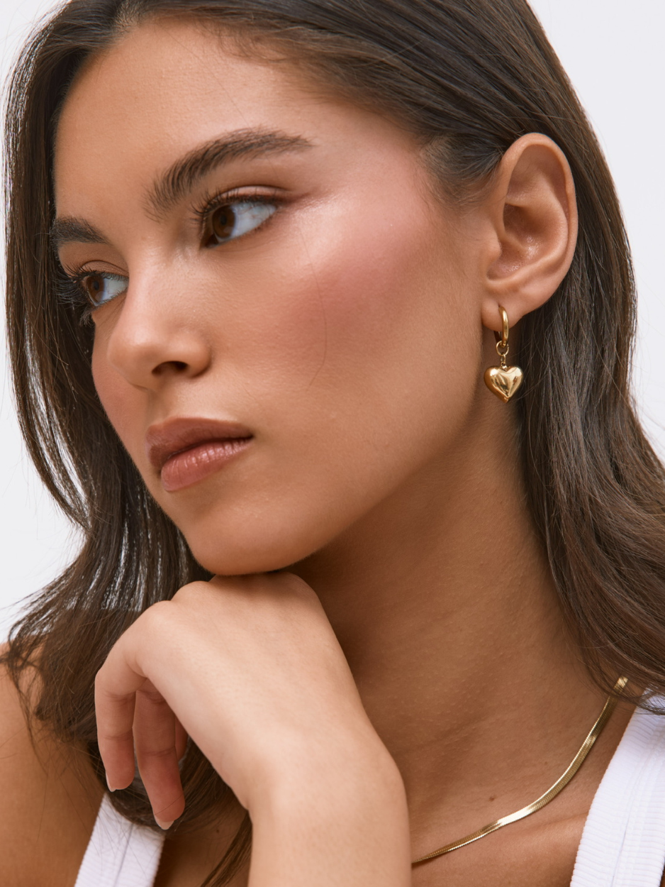 זוג עגילי צאנקי לב זהב