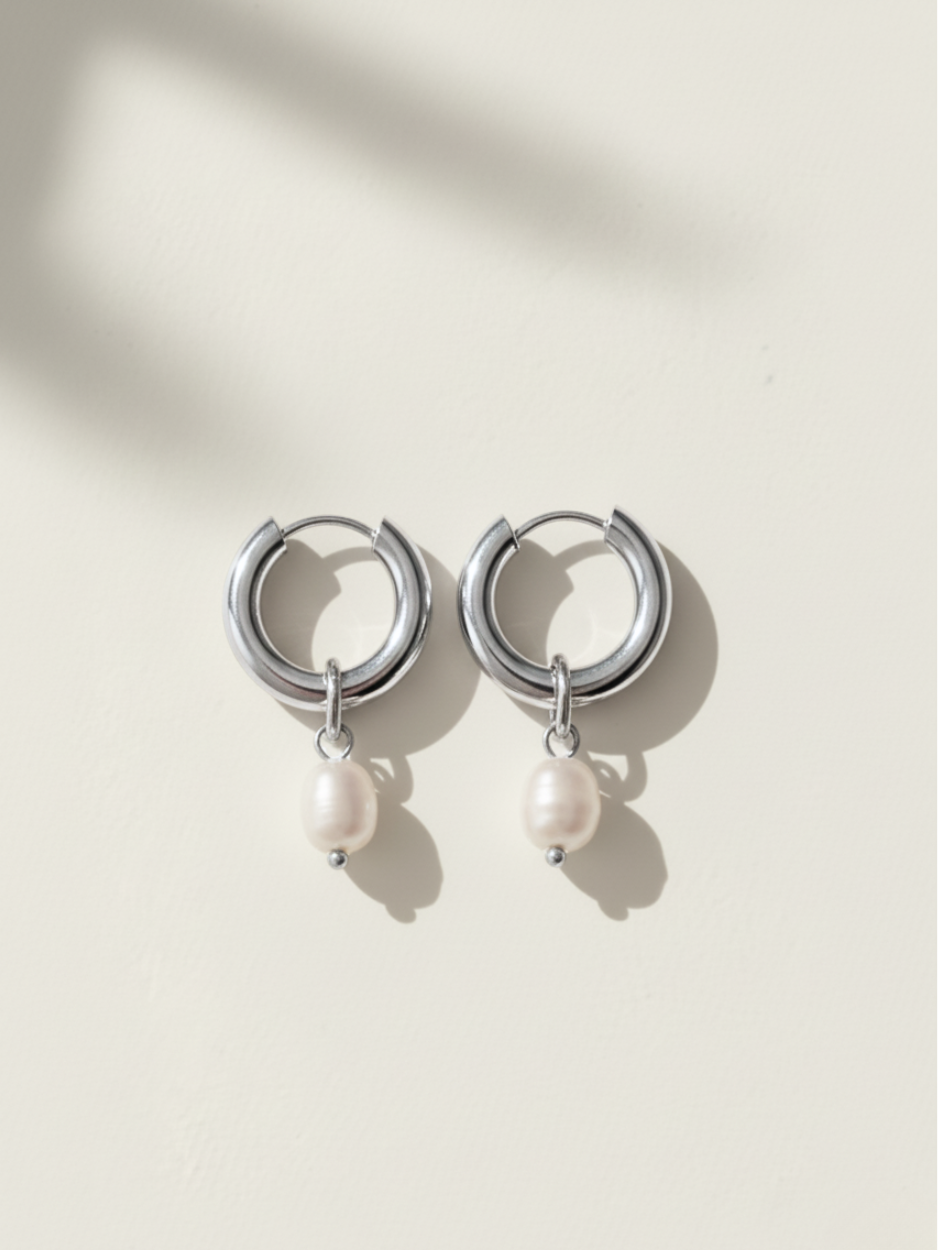 זוג עגילי חישוק פנינה כסף