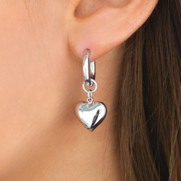 זוג עגילי צאנקי לב כסף